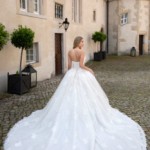 Miss-Germany-Kollektion-2020-ivory-Brautkleid-Chanel-MGB42_2-Juno-das-Hochzeitshaus-in-Meinersen-233x350
