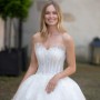Miss-Germany-Kollektion-2020-ivory-Brautkleid-Chanel-MGB42_4-Juno-das-Hochzeitshaus-in-Meinersen-233x350