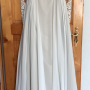 Kleid hängt